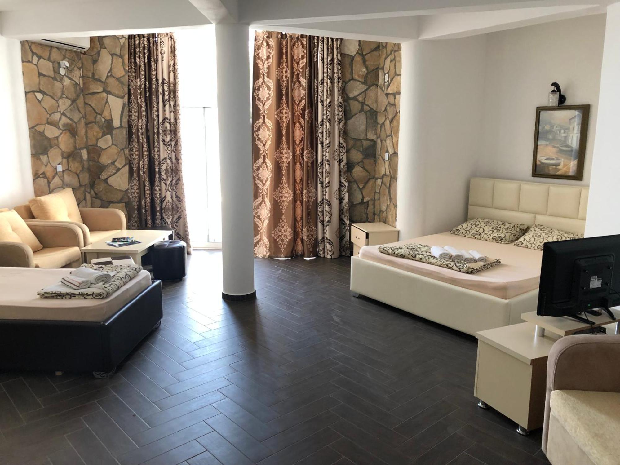 Novalic Hotel Dobra Voda Eksteriør bilde