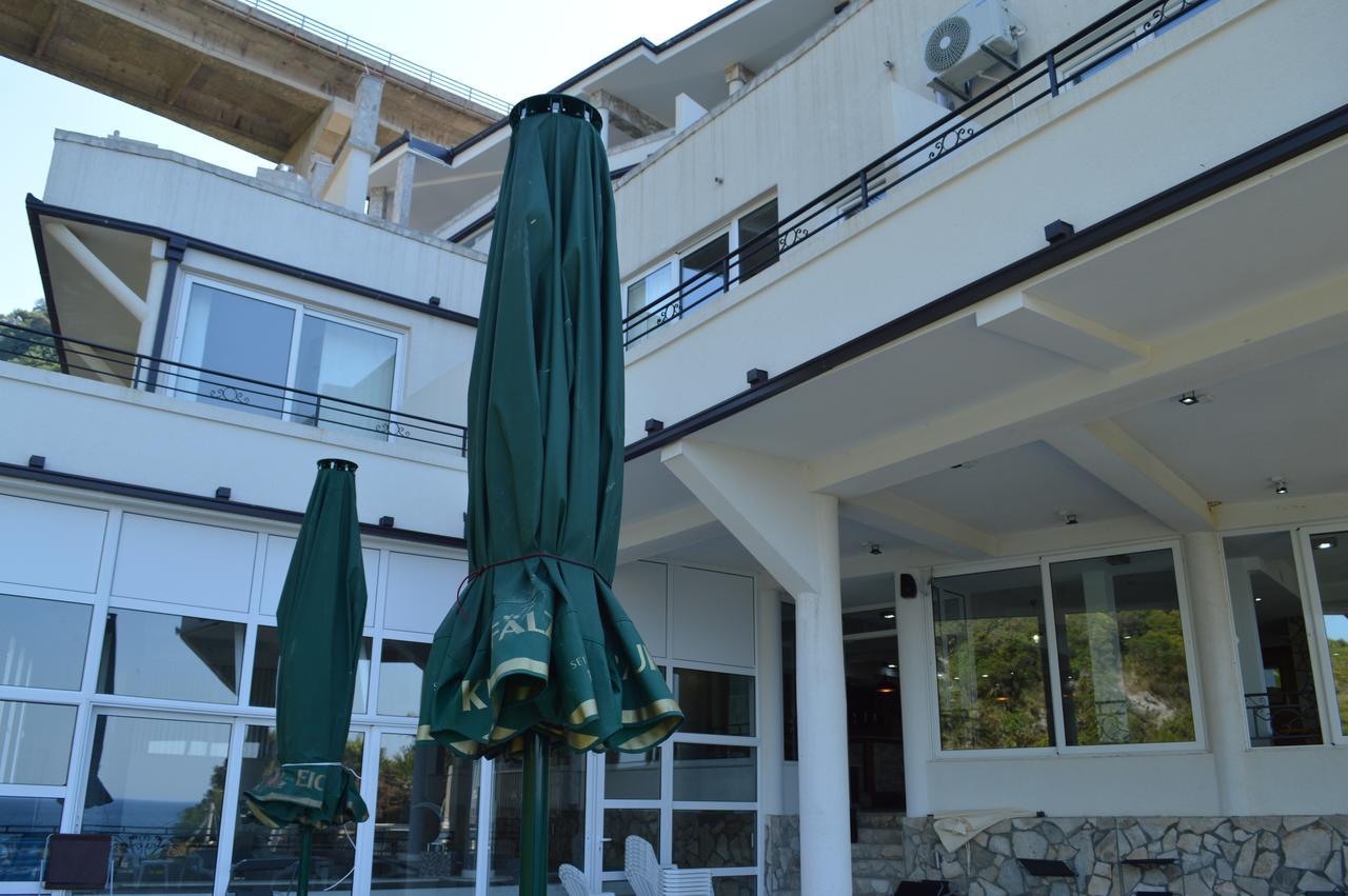 Novalic Hotel Dobra Voda Eksteriør bilde
