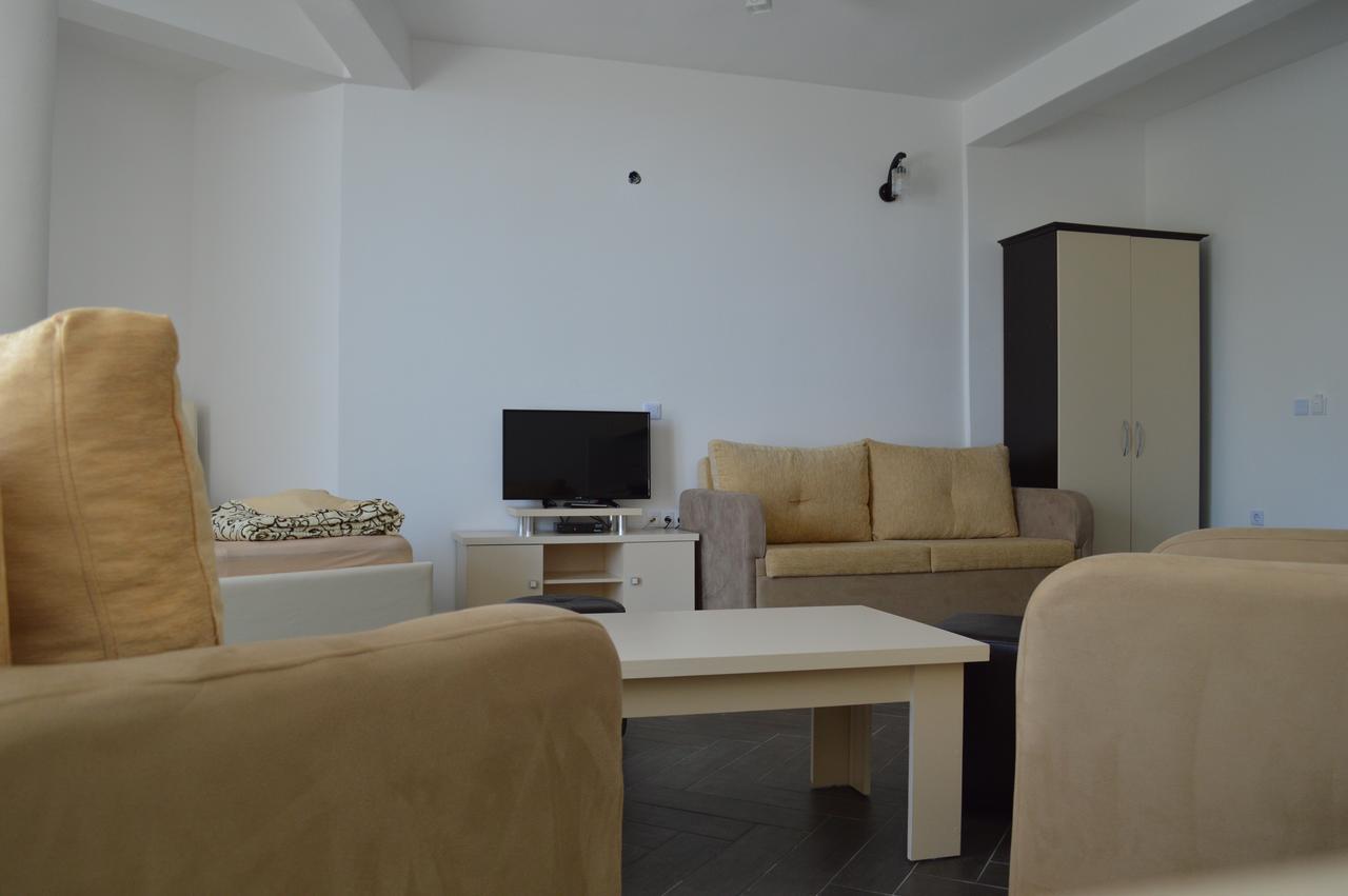 Novalic Hotel Dobra Voda Eksteriør bilde